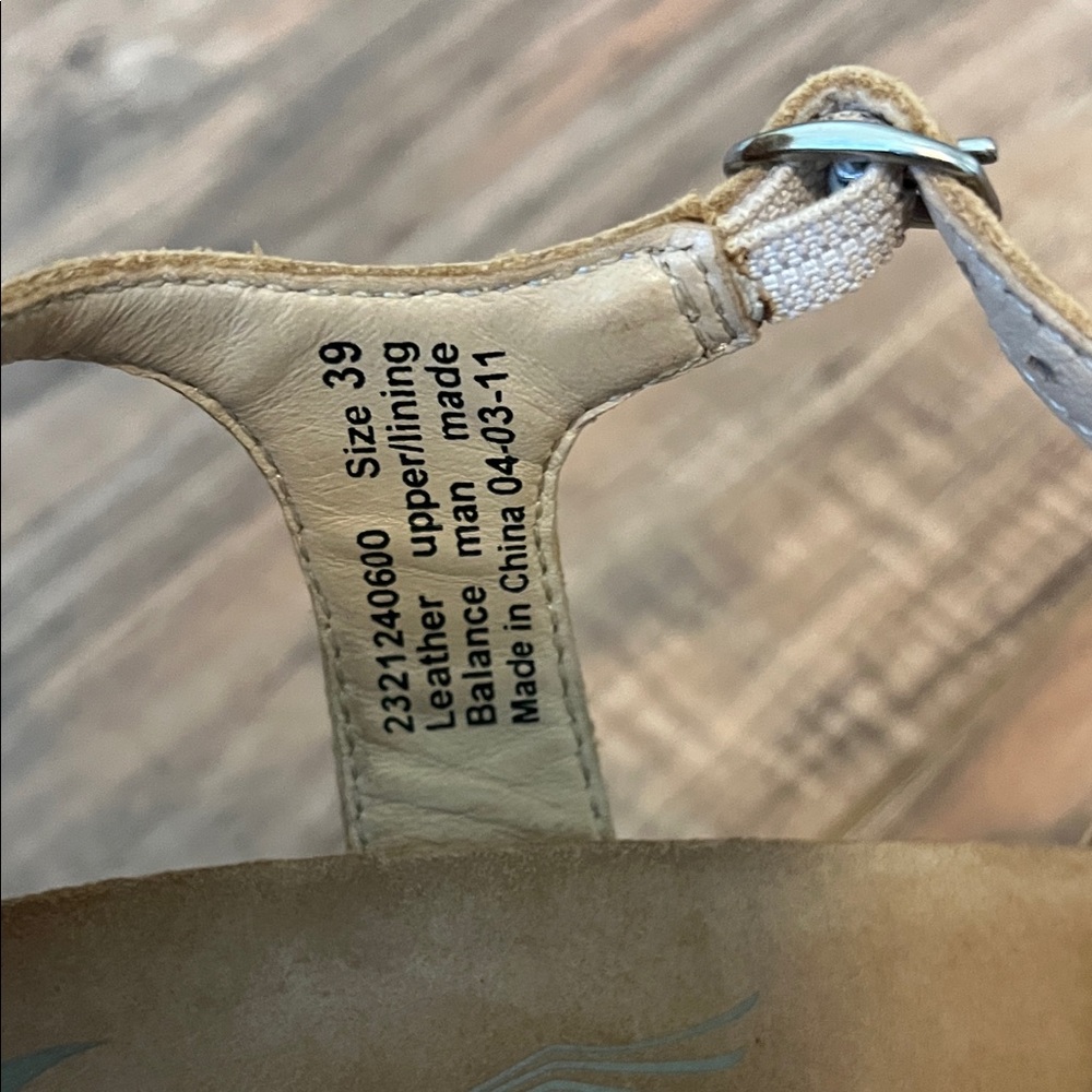 Dansko leather Coquette floral cutout sandals (WS 1) - Picture 5 of 7